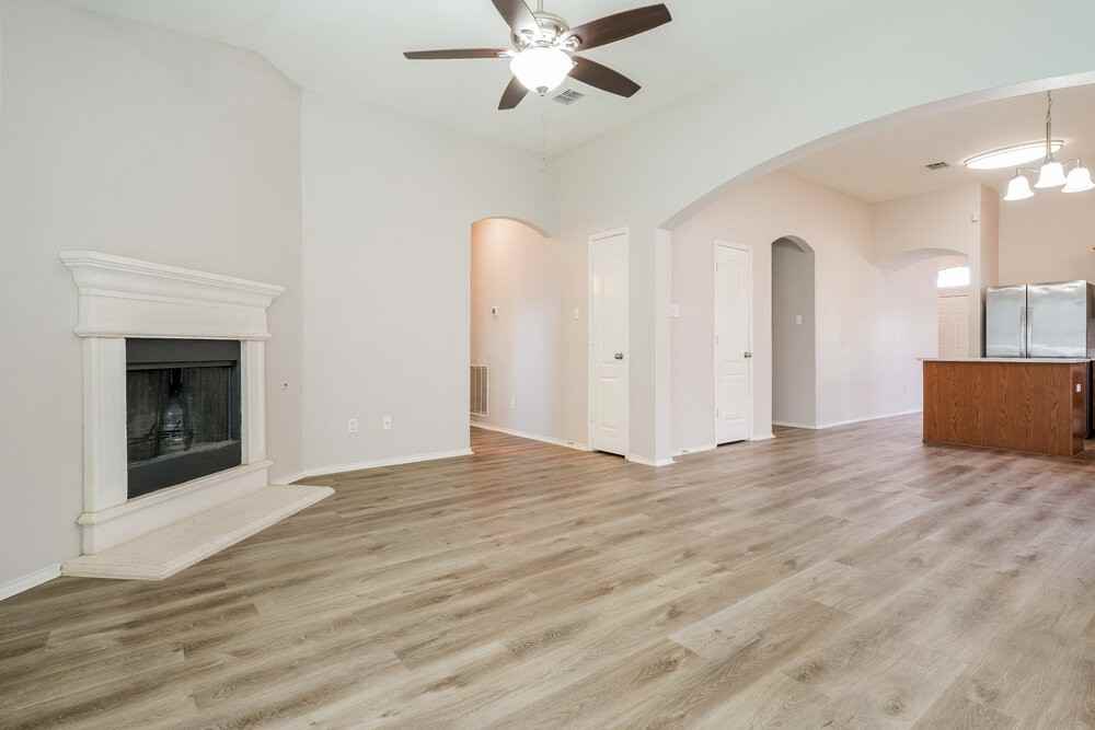 3621 Renzel Blvd - Photo 4 of 16