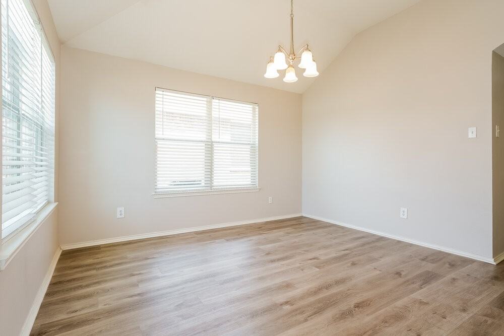 3621 Renzel Blvd - Photo 5 of 16