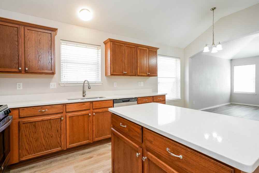 3621 Renzel Blvd - Photo 7 of 16