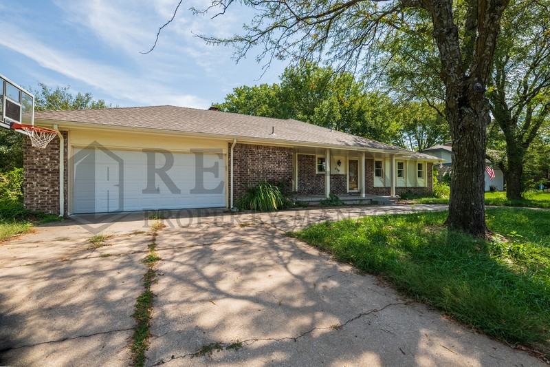 630 Park Rd - Photo 2 of 35