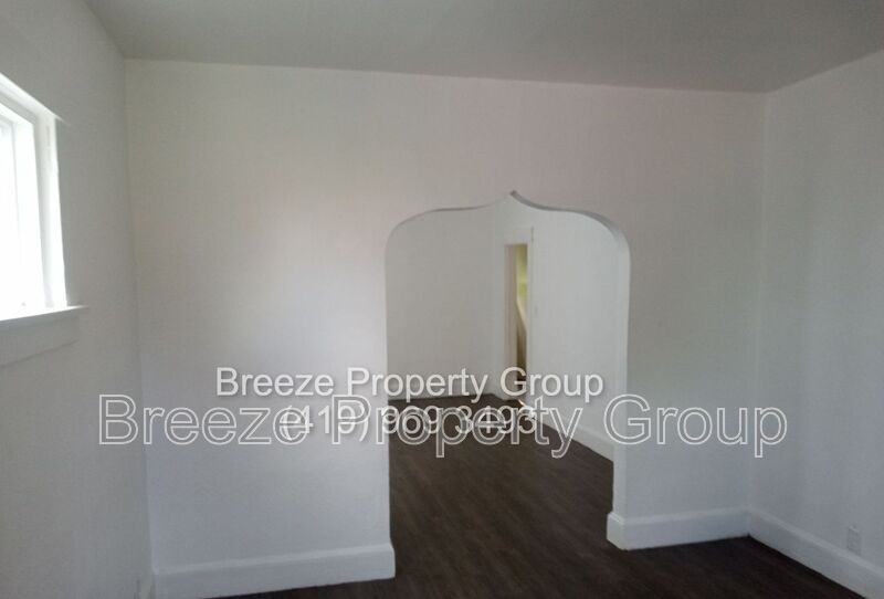 422 Dexter St - Photo 5 of 28