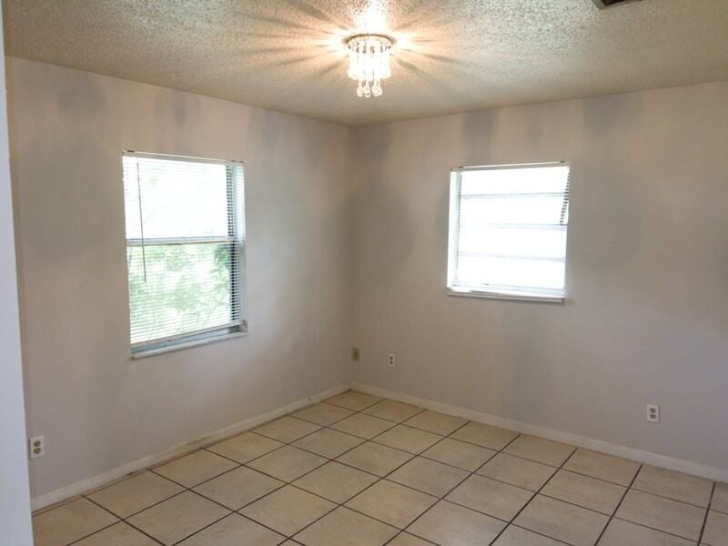 2803 Griffin Rd #C - Photo 6 of 11