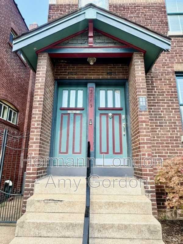 2145 Victor St - Photo 2 of 31