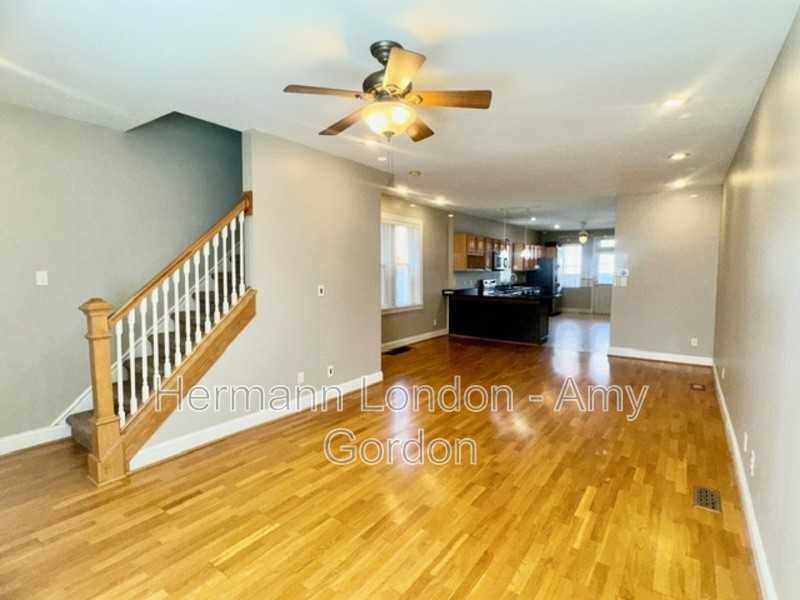 2145 Victor St - Photo 3 of 31