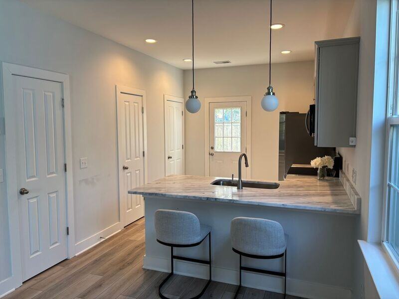 2023 Comstock Ave - Photo 3 of 17