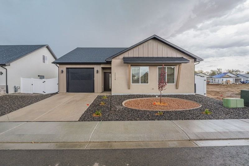 2452 Hamilton Rd - Photo 3 of 11