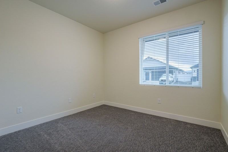 2452 Hamilton Rd - Photo 5 of 11