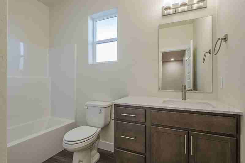 2452 Hamilton Rd - Photo 6 of 11