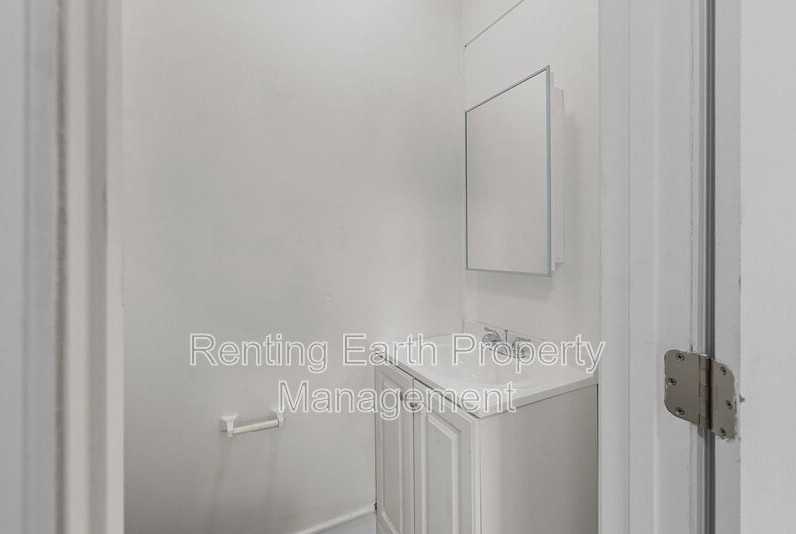 1657 Lee Avenue Southwest - Photo 7 of 18