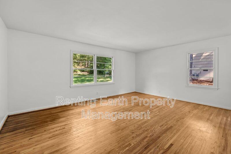 9805 Red Mill Rd - Photo 3 of 17