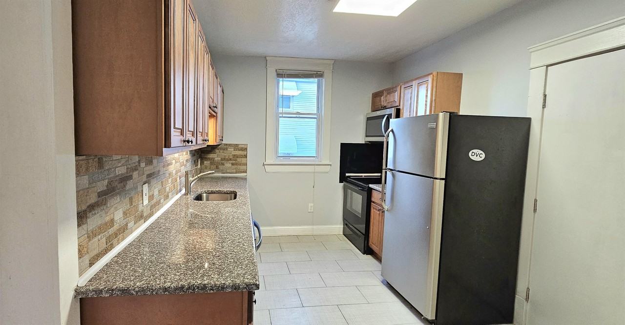 1345 W65 - Photo 2 of 21