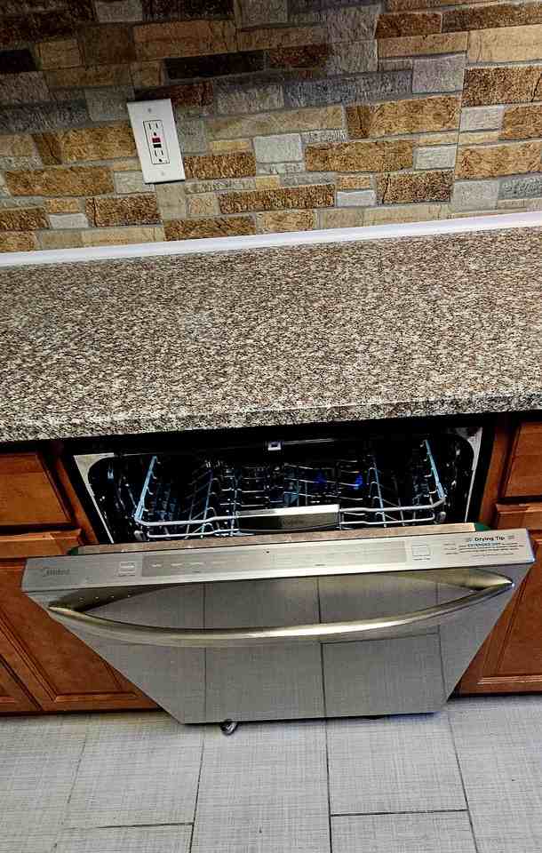 1345 W65 - Photo 4 of 21