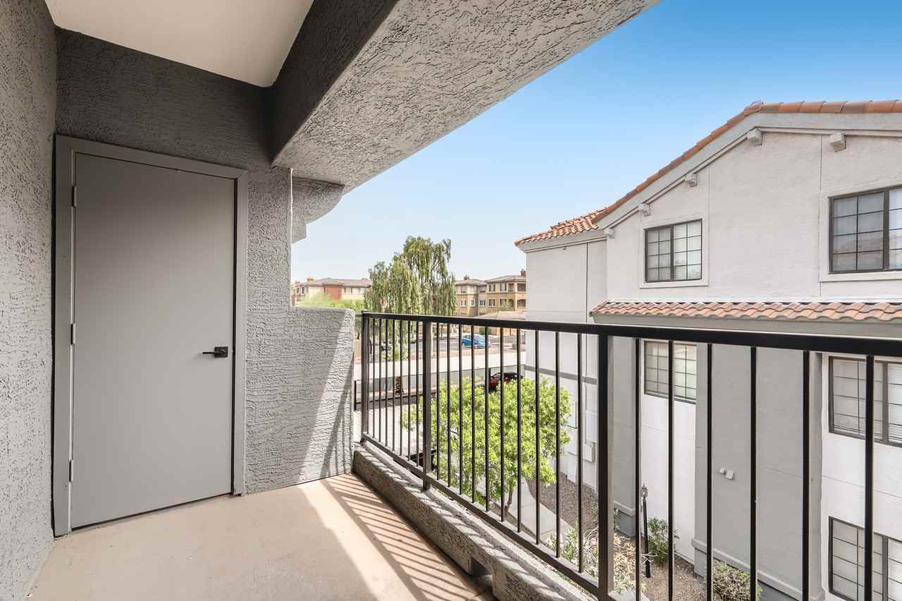 Mandarina - Photo 3 of 50