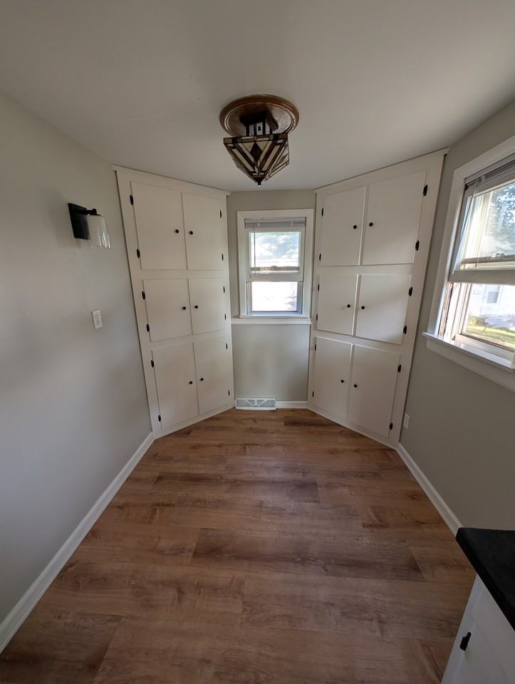 2016 Eastmoreland Ave - Photo 3 of 9