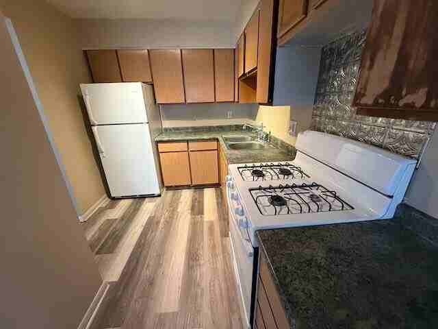 911 N Sheridan Rd #B8