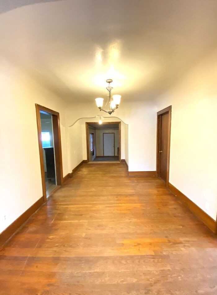 1129 Ne 16th St - Photo 3 of 17