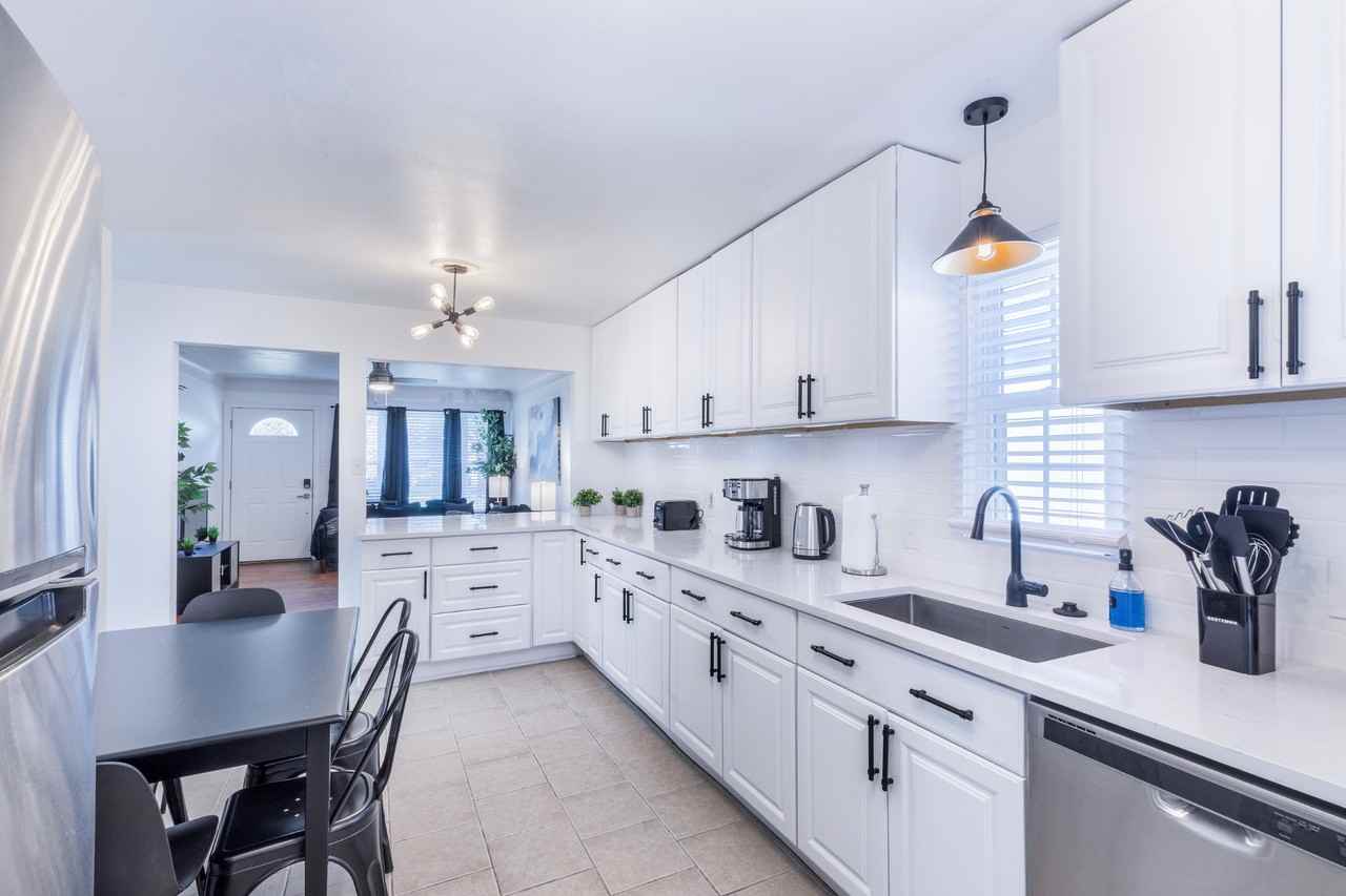 6042 Hancock Ave #NA - Photo 3 of 33