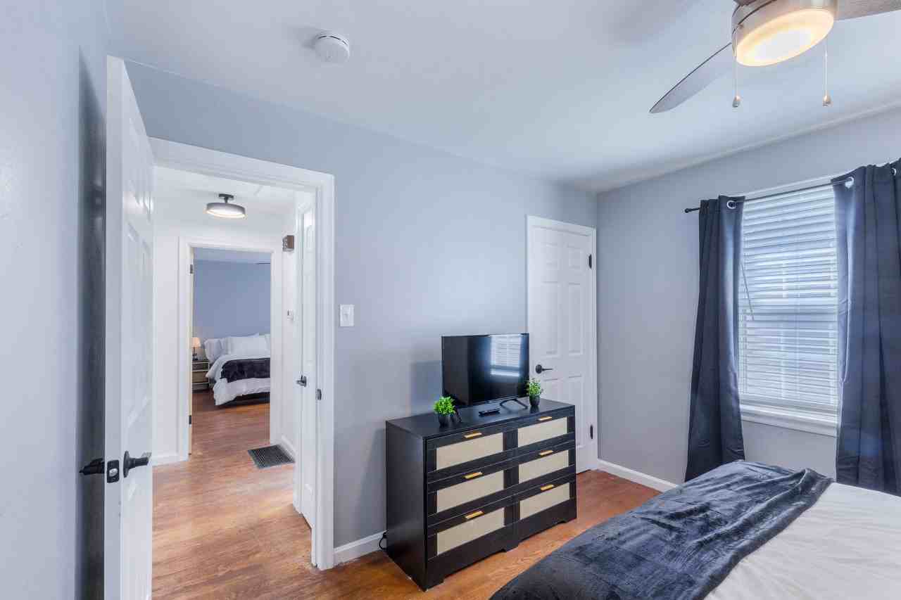 6042 Hancock Ave #NA - Photo 6 of 33