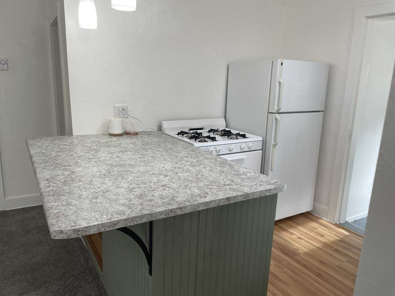 614 Cleveland St #1-2 - Photo 6 of 17