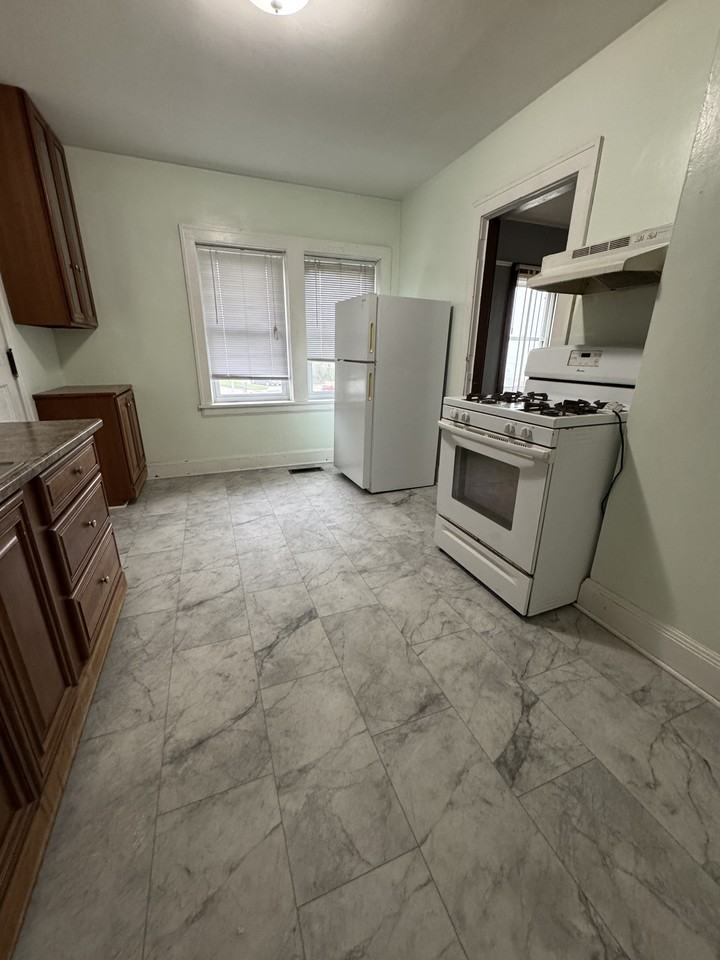 5 W 8th St #1 - Photo 5 of 14