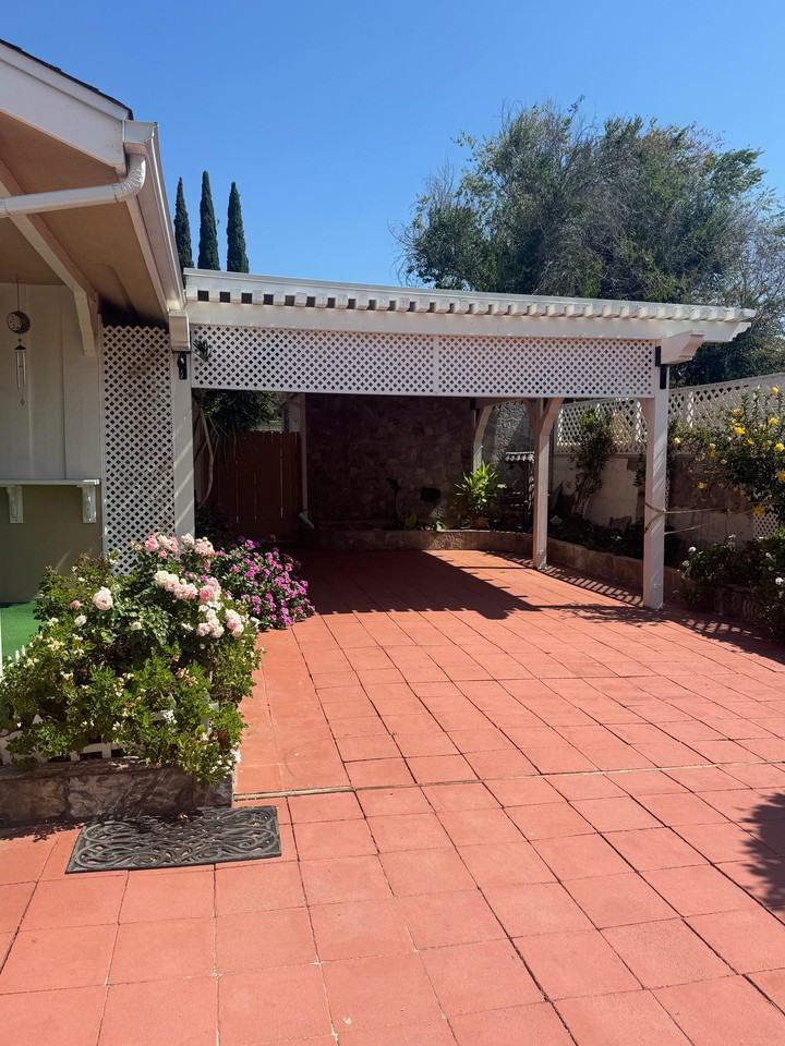 2493 Los Feliz Dr #NA - Photo 7 of 24