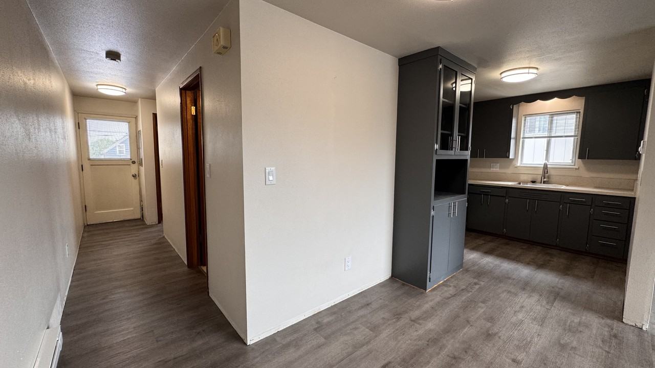 2105 Colby Avenue #4 - Photo 6 of 16