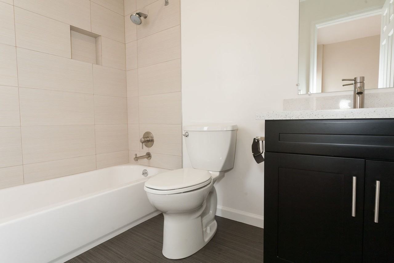 990 Geary - Photo 4 of 46