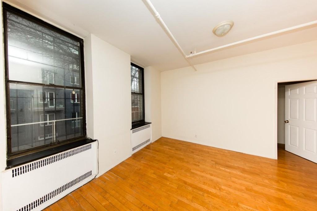 584 Myrtle Ave #2B - Photo 3 of 5