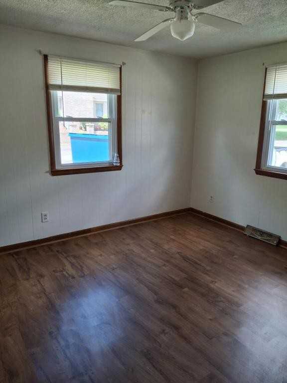 510 Ellen Dr Apt D - Photo 2 of 9