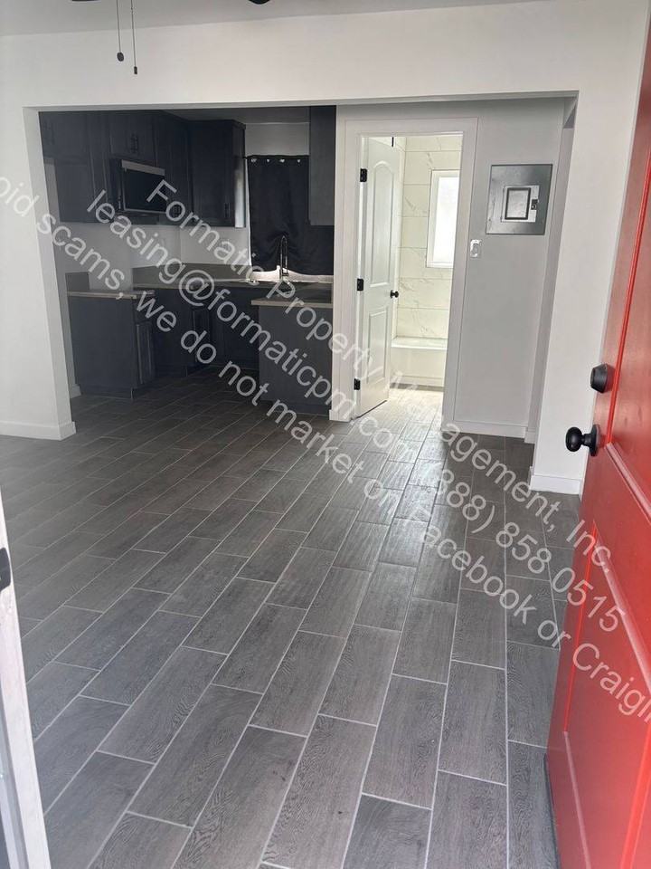 118 E Century Blvd - Photo 2 of 10