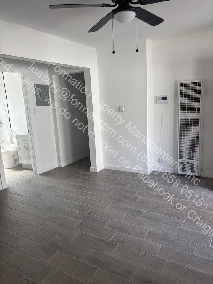 118 E Century Blvd - Photo 3 of 10