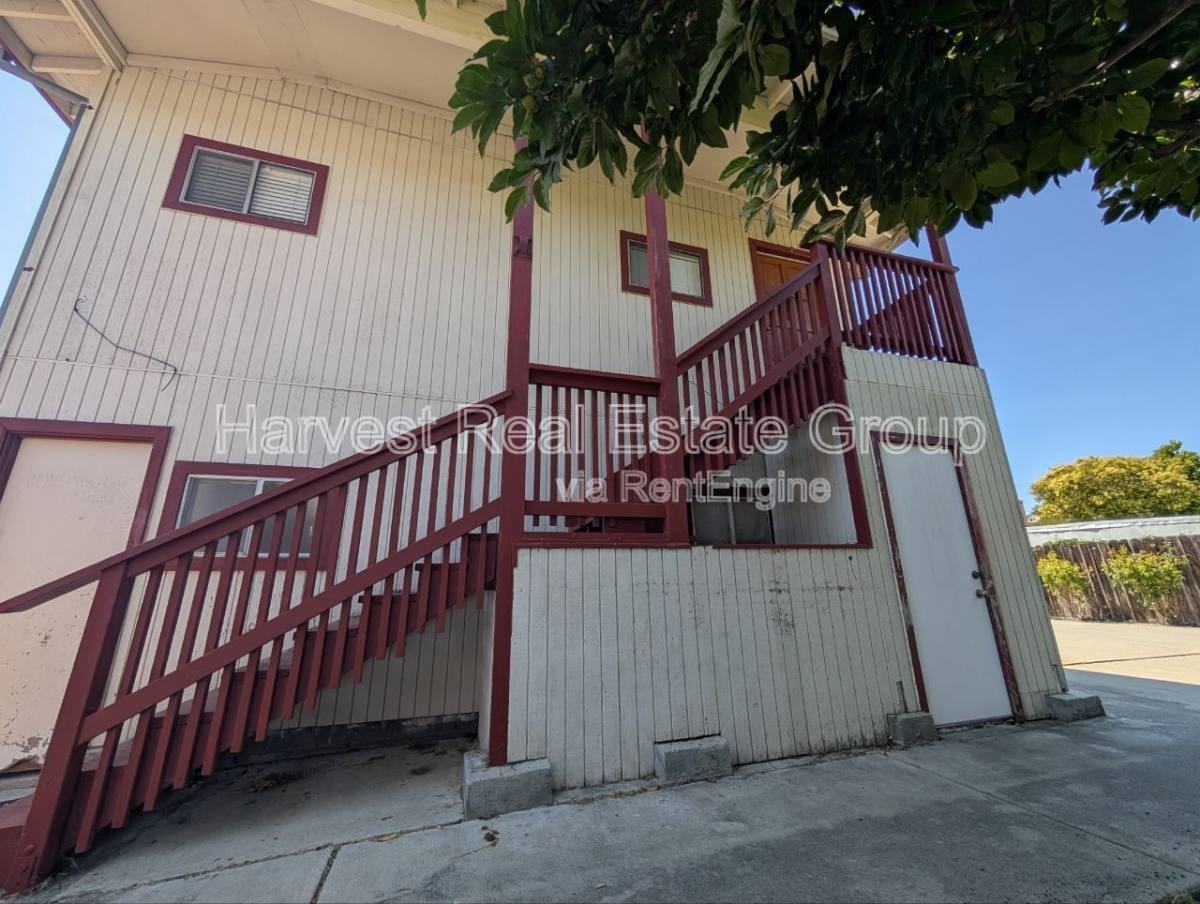 1064 8th Ave #1 - Photo 2 of 10