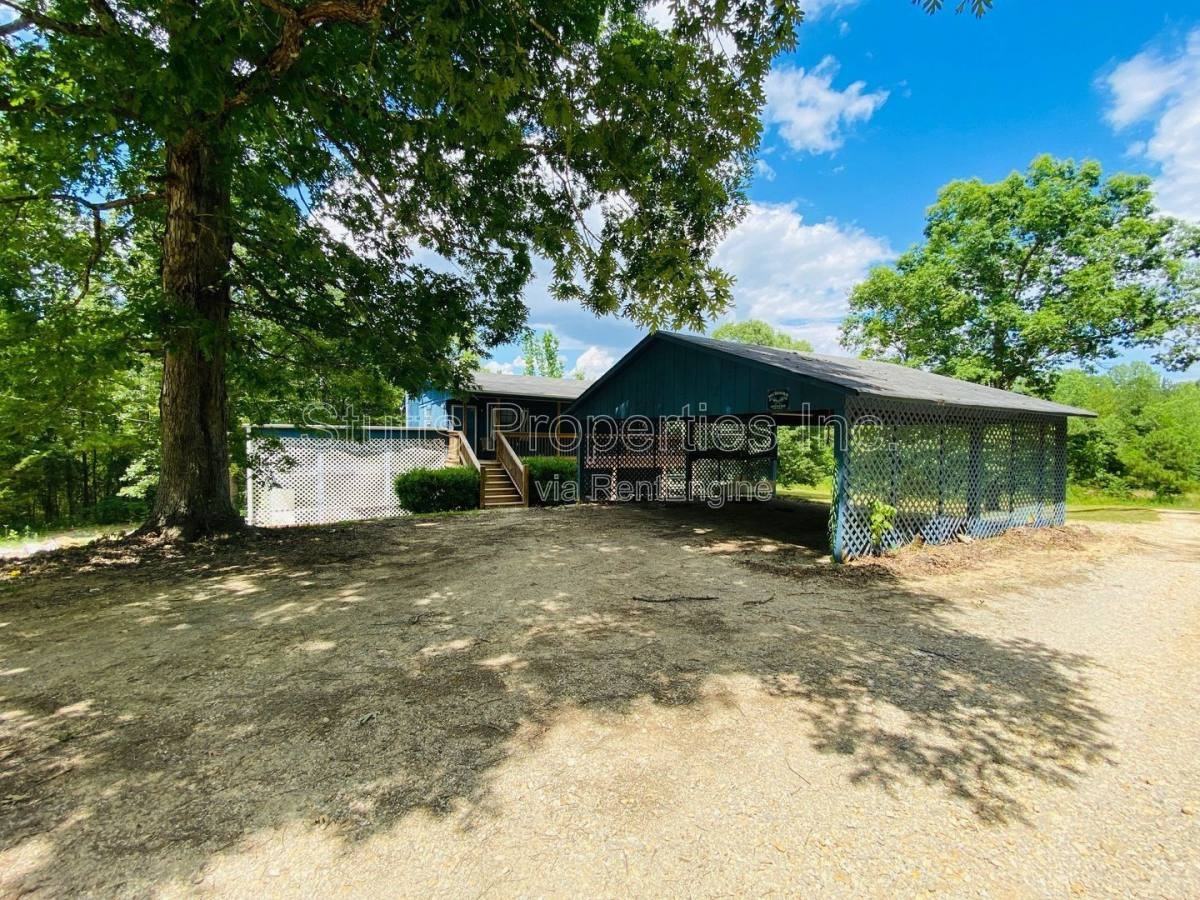 3567 Blue Rd - Photo 2 of 10