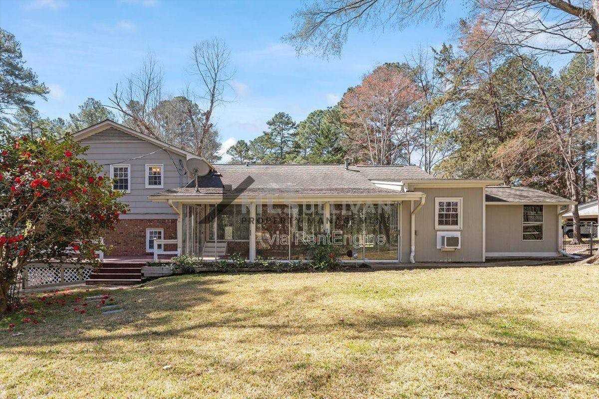 112 Celeste Cir - Photo 3 of 10