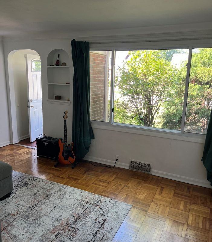 1663 Longwood Dr - Photo 2 of 11