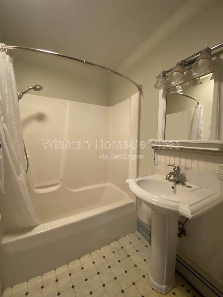 538 N Randolph St #6 - Photo 3 of 10