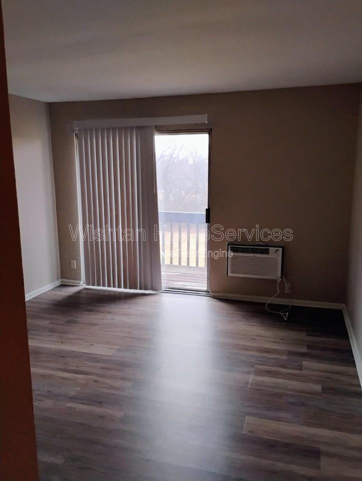 218 N Charleston Blvd #5 - Photo 3 of 13