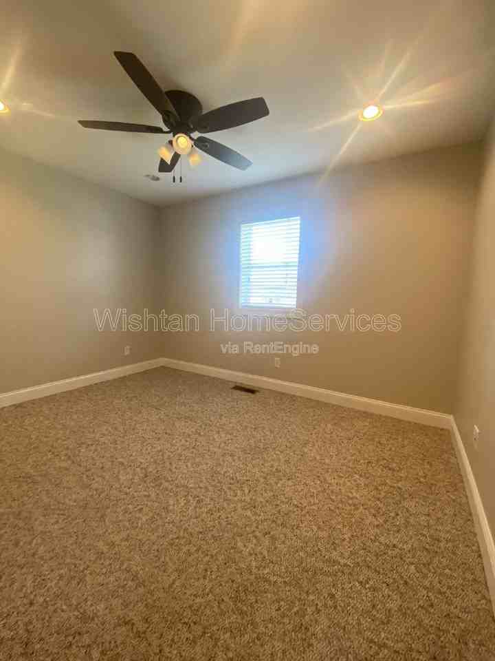 524 W Murray St #C - Photo 4 of 11