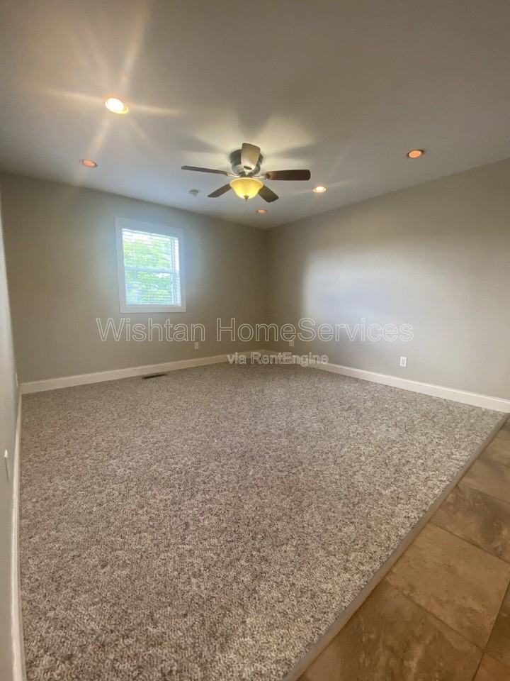 524 W Murray St #C - Photo 5 of 11