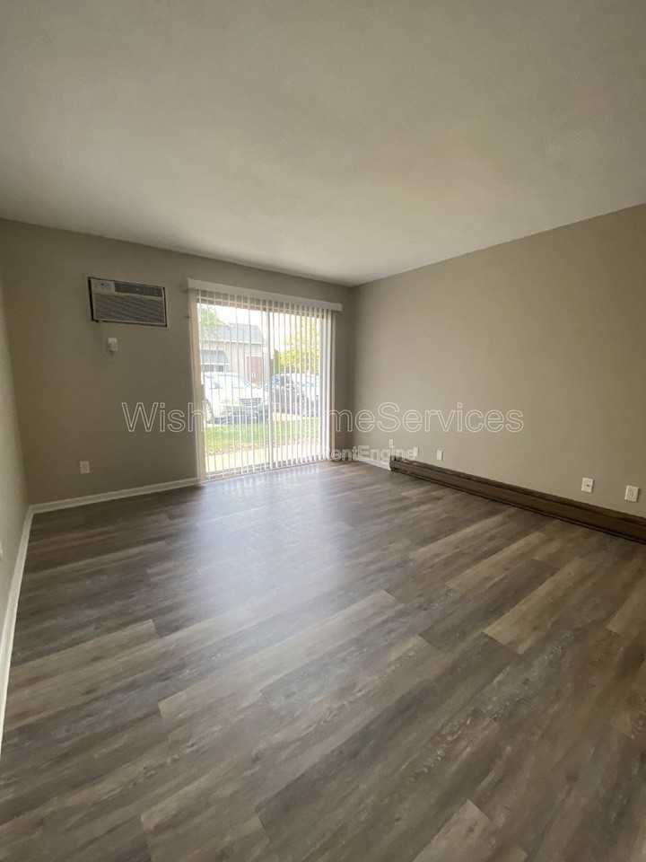 217 N Charleston Blvd #1 - Photo 4 of 22