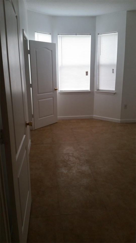 10507 Villa View Cir #127161068 - Photo 6 of 17