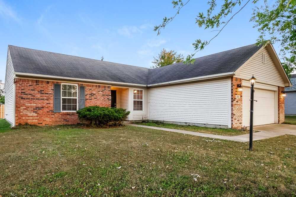 285 Pennwood Ln - Photo 3 of 16