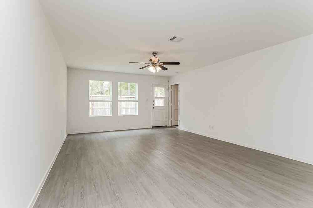 1717 Lofty Cedar Ct - Photo 5 of 16