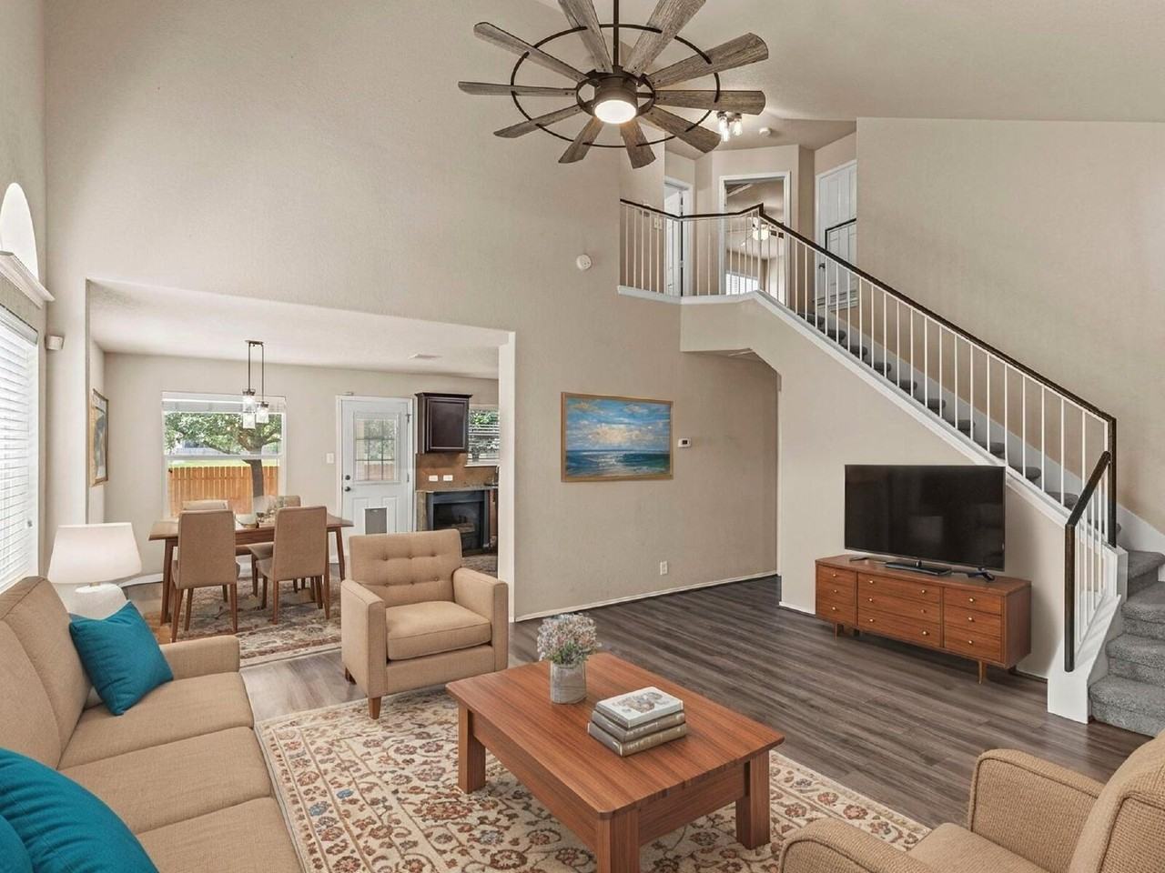 2670 Dove Crossing Dr - Photo 2 of 26