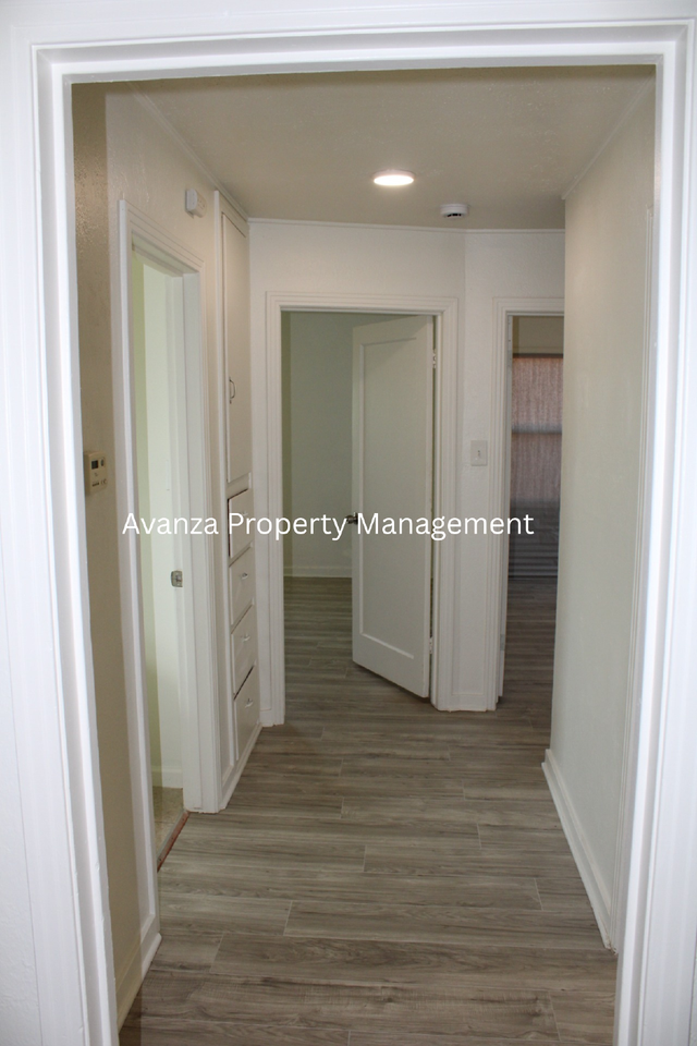 3745 Kenmore Dr S - Photo 7 of 22