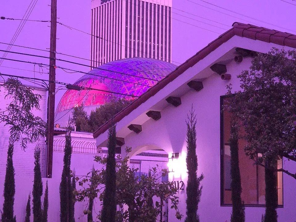 6112 W 6th St - Photo 4 of 50