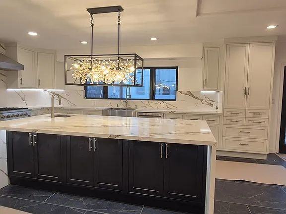 6112 W 6th St - Photo 5 of 50