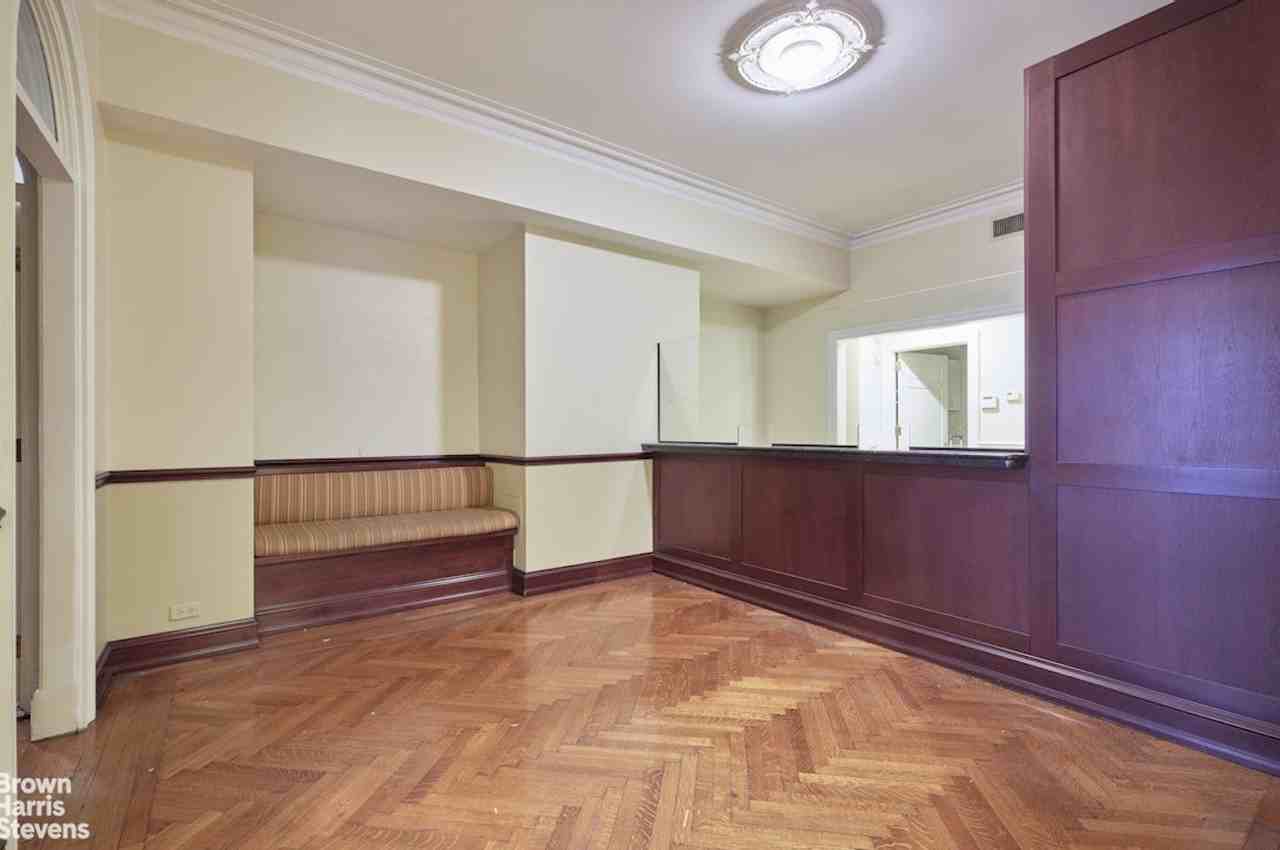 772 Park Ave - Photo 4 of 13