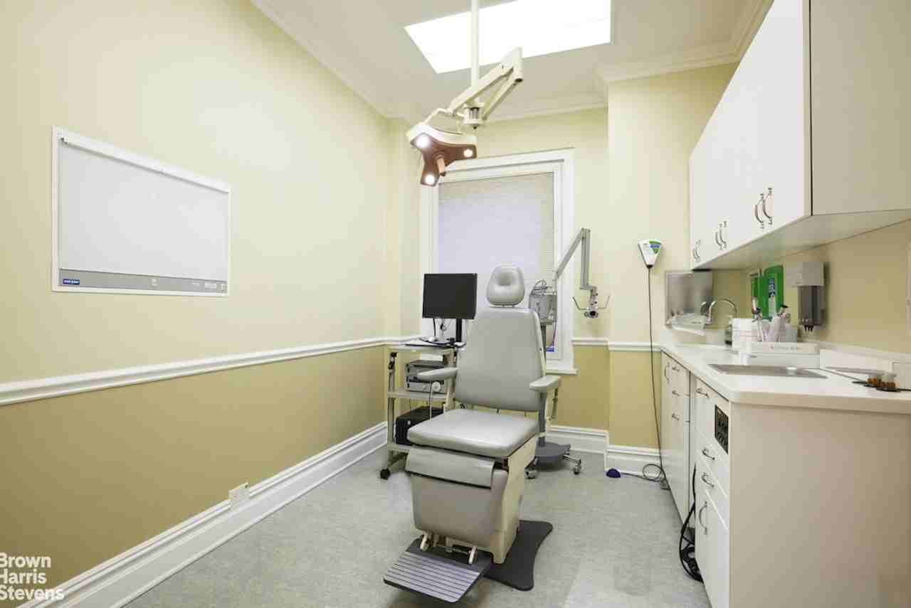 772 Park Ave - Photo 7 of 13