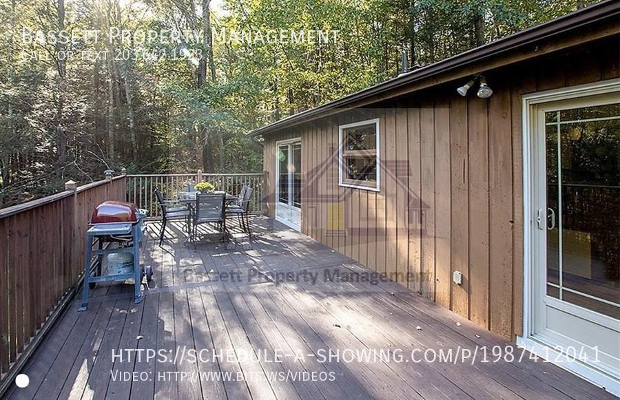 28 Rock Hill Rd - Photo 3 of 44